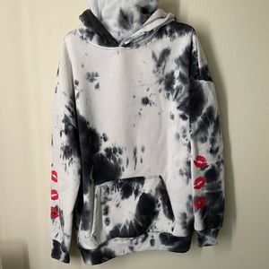 LOOK AT PHOTOS OVERSIZED XOXO TYE DYE HOODIE OVERSIZED